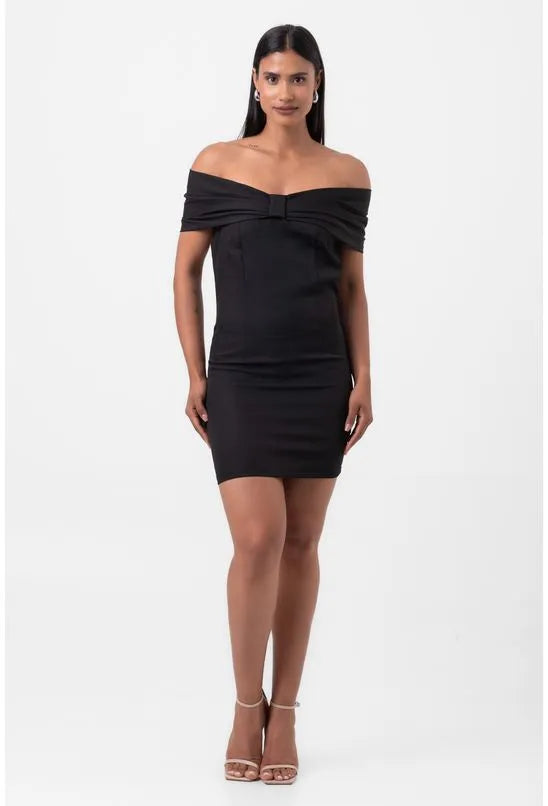 VESTIDO CURTO OMBRO A OMBRO COM LAÇO FRONTAL PRETO