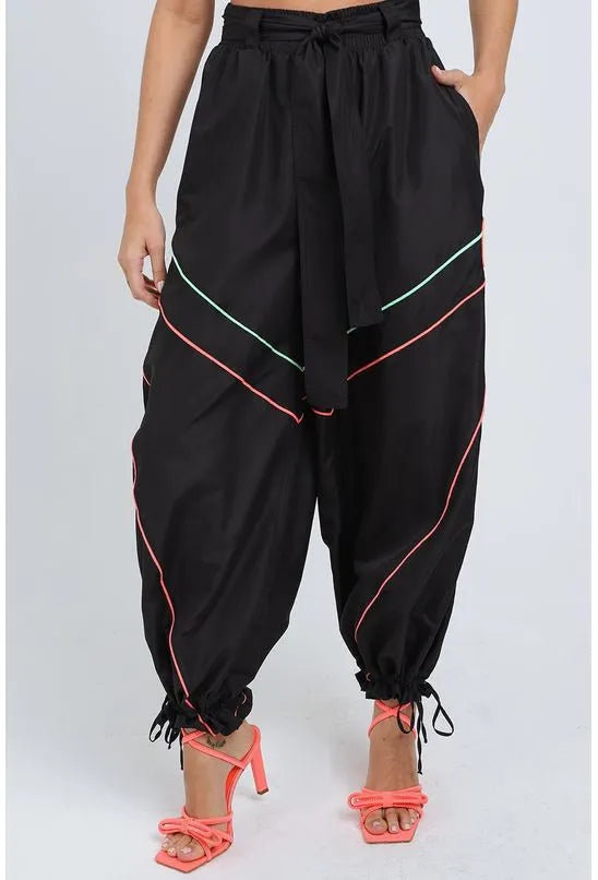 CALÇA WIDE BOX DETALHES LANÇA PERFUME