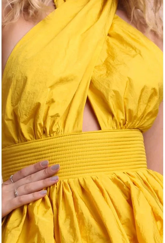 VESTIDO CURTO FRENTE ÚNICA LANÇA PERFUME