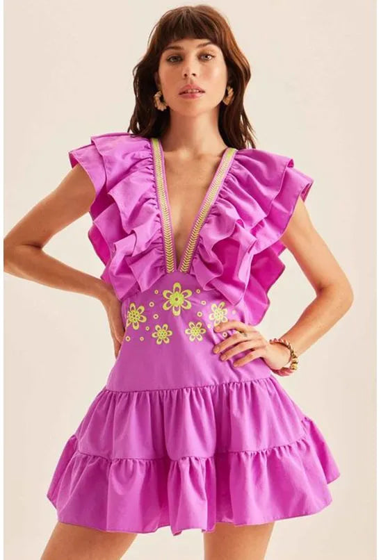 VESTIDO CURTO COM BORDADO LANÇA PERFUME