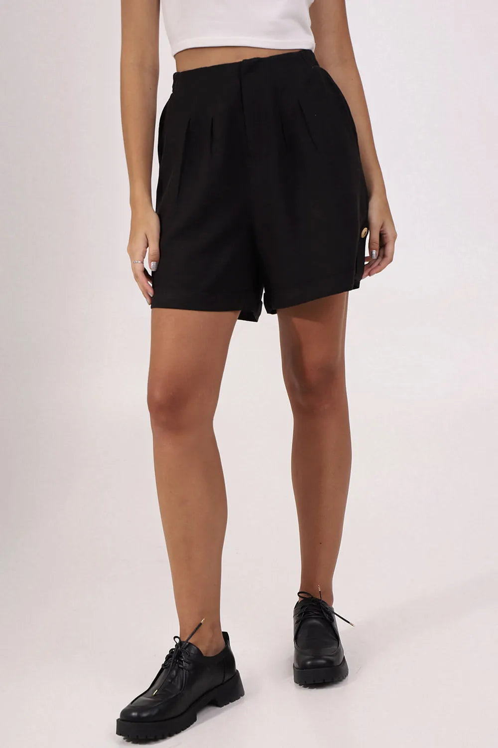 SHORTS VISCOLINHO PREGAS PRETO PEQUIÁ