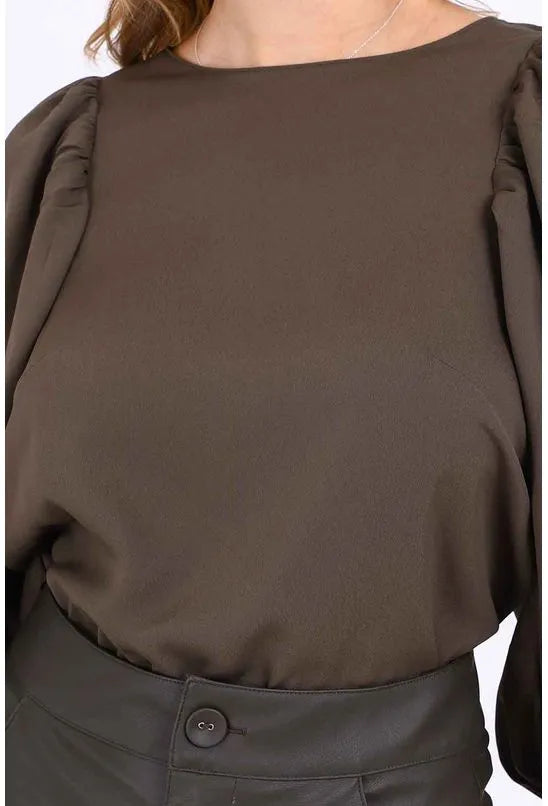 BLUSA DESCOLADA MANGA MÉDIA LANÇA PERFUME