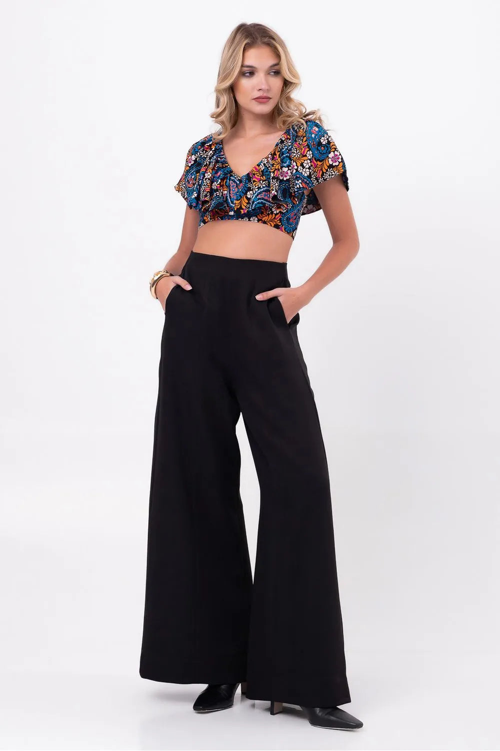 BLUSA CROPPED CONTRASTE PAISLEY PEQUIÁ