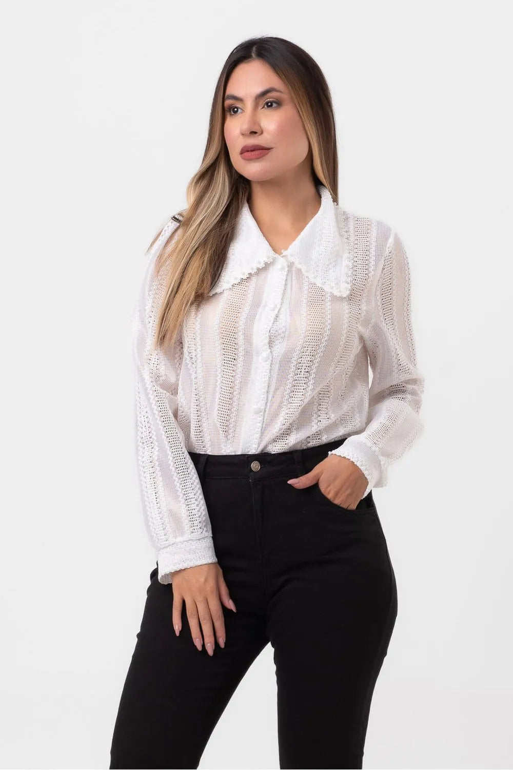 CAMISA MANGA LONGA DETALHE GOLA PEROLADA BRANCA