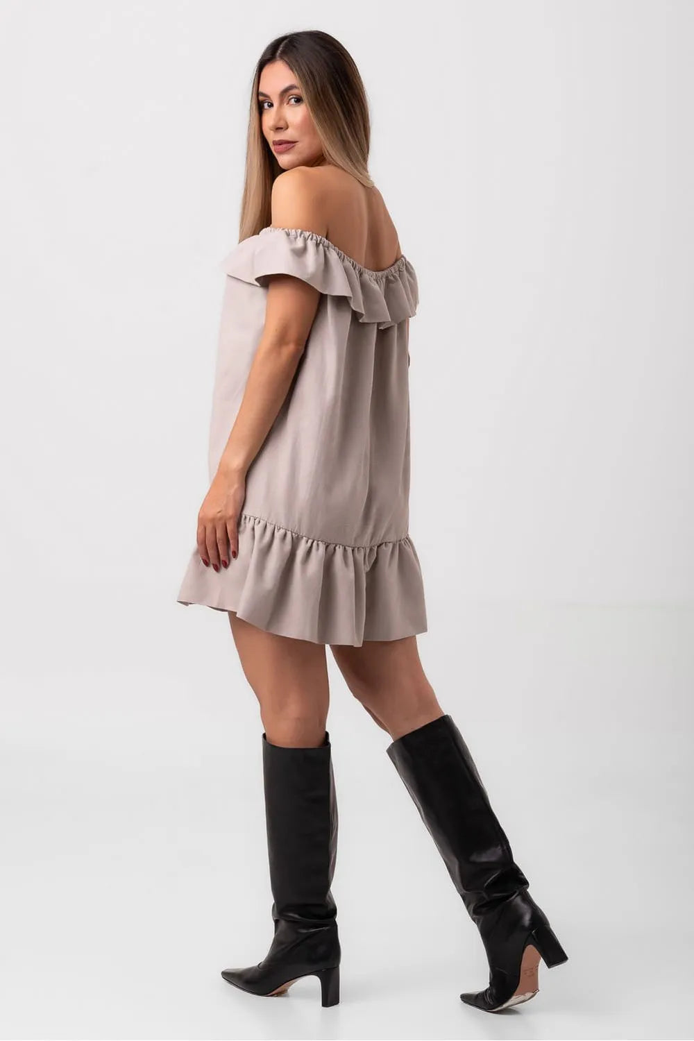 VESTIDO JACQUARD CURTO BALONÊ SUSPIRO BEGE PEQUIÁ
