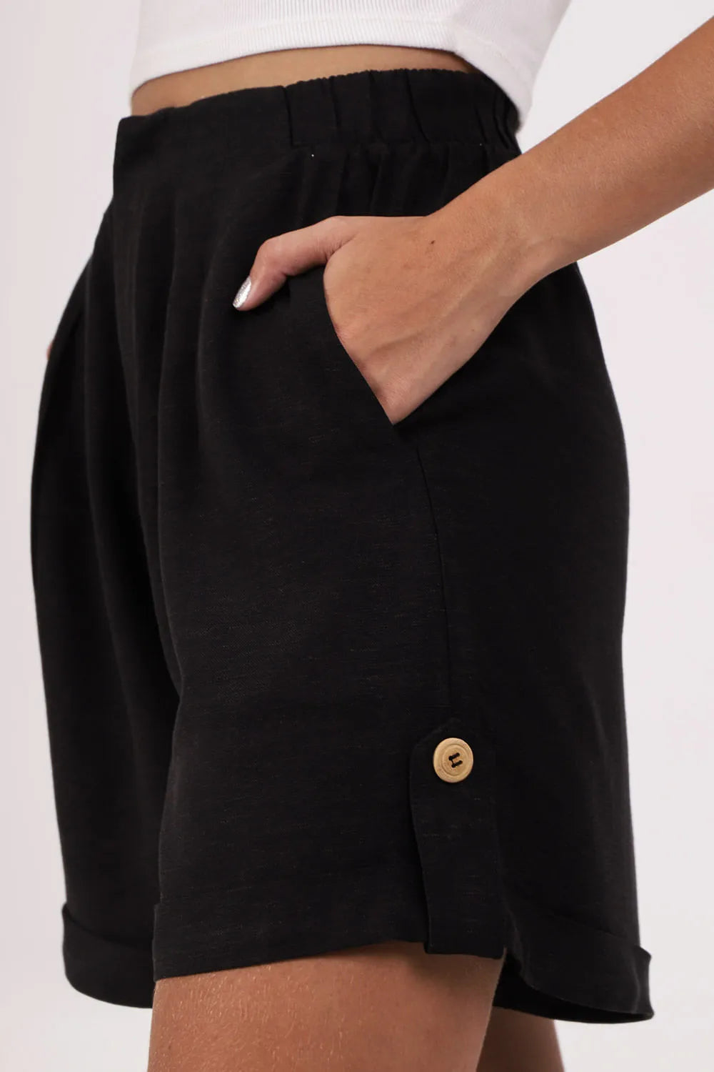 SHORTS VISCOLINHO PREGAS PRETO PEQUIÁ