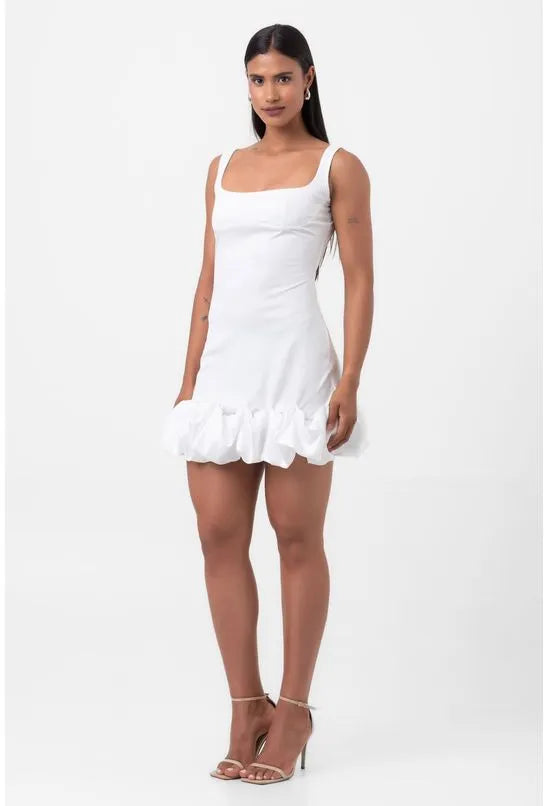 VESTIDO CURTO JUSTO COM BABADO BALONÊ BRANCO