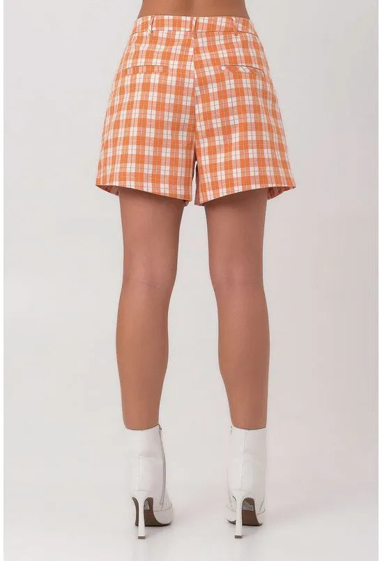 BERMUDA ALFAIATARIA COM CINTO LANÇA PERFUME