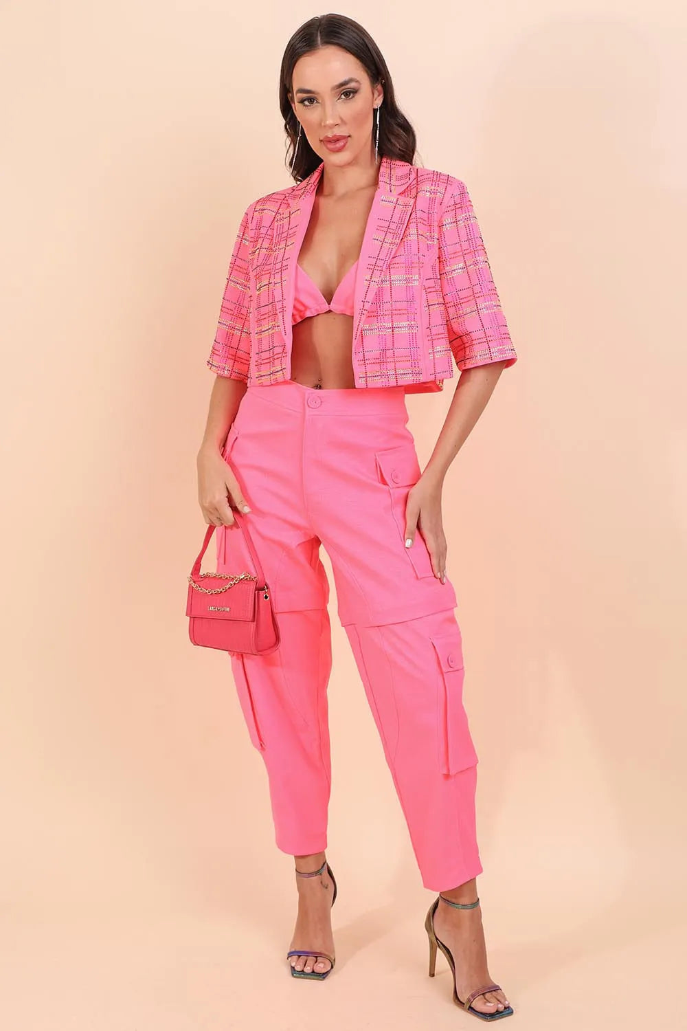 BLAZER CROPPED COM APLICAÇÕES AMAR DE AMARANTE