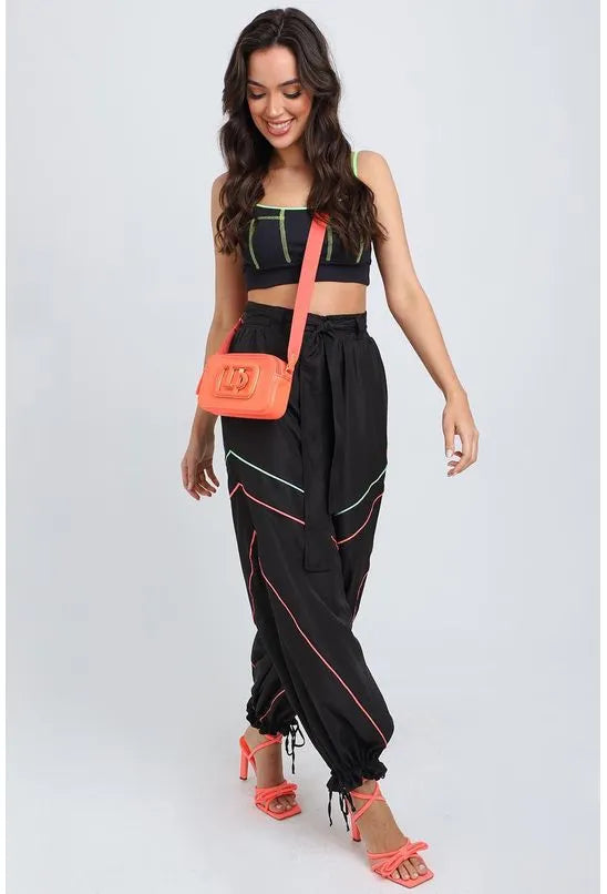 CALÇA WIDE BOX DETALHES LANÇA PERFUME