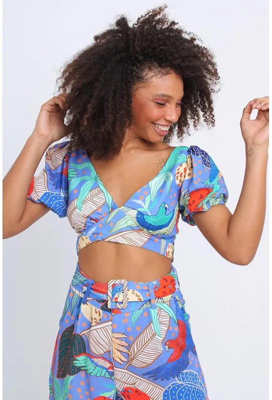 BLUSA CROPPED FOLHAGEM TROPICAL PEQUIÁ
