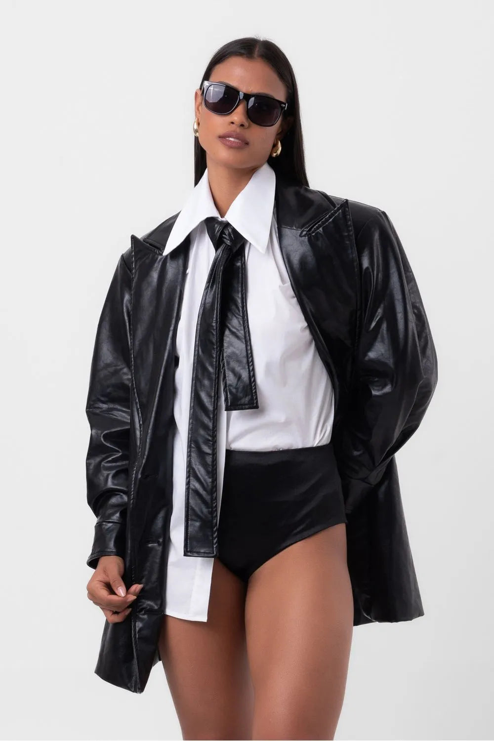 HOT PANTS SATIN ACETINADA PRETA LABRAVA