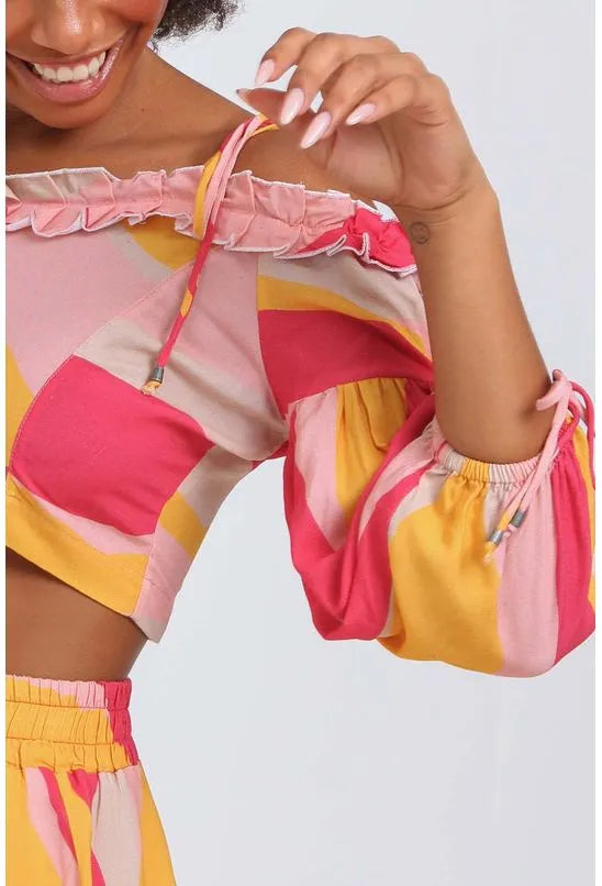 BLUSA CROPPED LISTRAS CHIQUE ALL IS LOVE