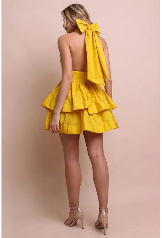 VESTIDO CURTO FRENTE ÚNICA LANÇA PERFUME